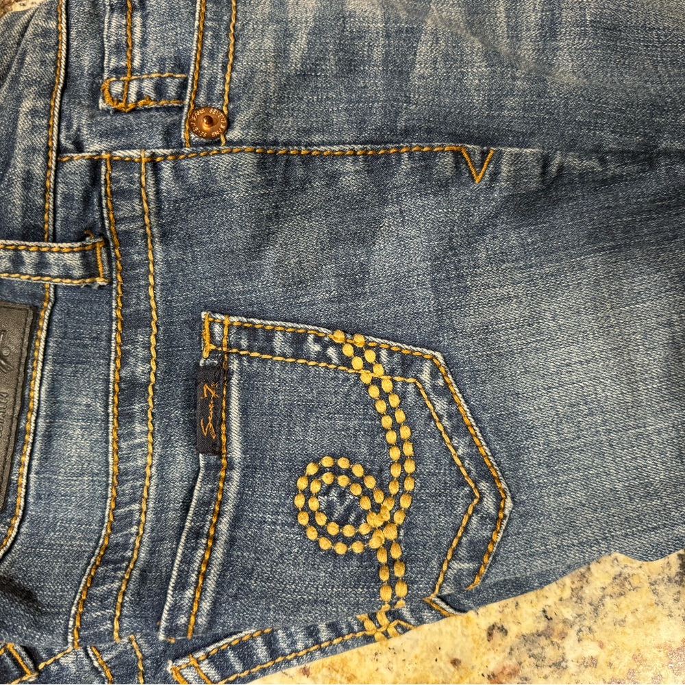 Seven7 boot cut, low rise size 26 jeans